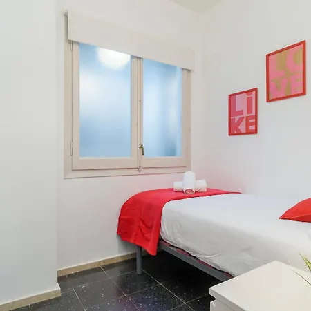 Spacious 4 Bedroom Fira Bcn & Camp Nou