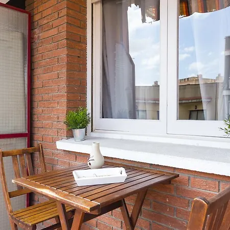 Spacious 4 Bedroom Fira Bcn & Camp Nou Barcelona