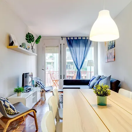 Apartment Spacious 4 Bedroom Fira Bcn & Camp Nou Barcelona