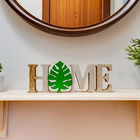 Spacious 4 Bedroom Fira Bcn & Camp Nou Apartment